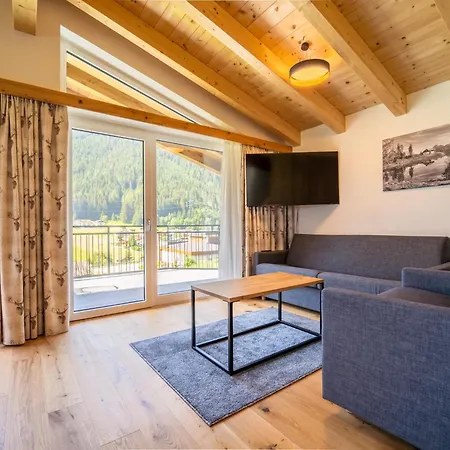 - 4 * Pettneu am Arlberg