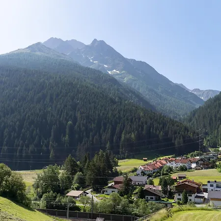 Pettneu Am Arlberg - 4 Daire Sankt Anton am Arlberg